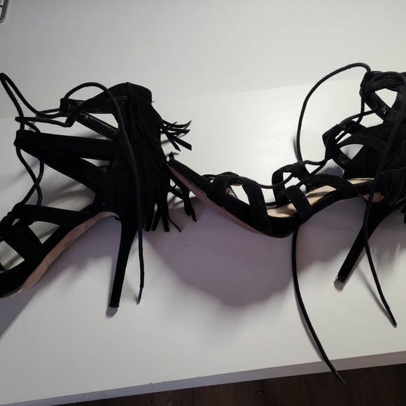 Stilletto's - Picture 2 of 3